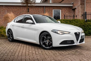 Alfa Romeo Giulia 2.0T Super 200 PK Aut Pano Keyless Half/Leder Xenon 19'' / 2