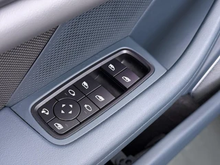 Porsche Taycan Turbo 93 kWh VAN:89.900,- VOOR:84.877 ,- UW HERFSTVOORDEEL:5.023,- SOH 91% | SPORT CHRONO | HEAD-UP | CARBON PAKKET | ALCANTARA STOELEN + HEMEL | DUAL SCHERM | PSCB KERAMISCH GECOATE REMMEN | BURMESTER PREMIUM AUDIO | STOELVERWARMING + STUURWIELVERWARMING | STOELVENTILATIE | MEMORY SEATS | PORSCHE DEALER ONDERHOUDEN | 360° CAMERA | VERKEERT IN NIEUWSTAAT | ALL-IN PRIJS | 12 MAANDEN BOVAG GARANTIE / 21