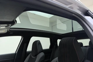 Peugeot 308 SW 1.2T Blue Lease GT | Panorama dak | 18'' Lichtmetalen velgen | Full LED | Trekhaak | Alcantara bekleding | Digitale Cockpit | Apple Carplay & Android Auto | Keyless Entry & Start | Camera | Climate Control | Navigatie | VOL! / 30