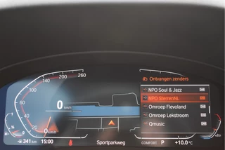 BMW 5 Series Touring 520i Executive Edition Facelift  | NL-Auto | Elekt.trekhaak | Historie | Carplay | Navi | DAB | Full LED | Zeer netjes / 44