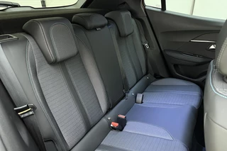 Peugeot 2008 1.2 PureTech Allure Pack Apple carplay/Android auto | Achteruitrijcamera | Automatische airco | Cruise control | LED verlichting | Lichtmetalen velgen 17'' | / 17