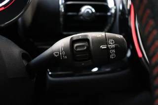 MINI Clubman Cooper S Chili Serious Business Automaat / Navigatiesysteem Professional / Panoramadak / Trekhaak / Leder / 19 Inch / Driving Assistant / Lichtpakket / Achteruitrijcamera / Climate Control / Harman Kardon / Stoelverwarming / 47