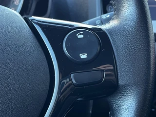 Toyota Aygo 1.0 VVT-i x-otic STOELVERWARMING CAMERA AIRCO EL-SPIEGELS LM-VELGEN 4S-BANDEN / 17
