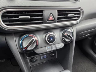 Hyundai Kona 1.0T Essence | Airco | Cruise Control | Bluetooth telefoonverbinding | 18'' Lichtmetalen velgen | Lane Assist / 17
