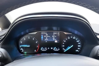 Ford Fiesta 1.0 EcoBoost Titanium | Trekhaak | Navigatie | Camera | Parkeersensoren voor en achter | Climate control | Lichtmetalen velgen / 32