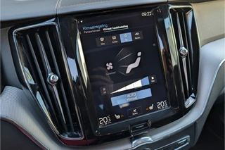 Volvo XC60 2.0 T8 Twin Engine AWD R-Design Panorama Trekhaak / 24