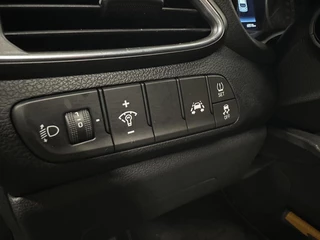 Hyundai i30 1.0 T-GDI Comfort CLIMATE CAMERA CARPLAY LM / 19