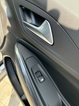 Opel Grandland X 130 PK 8-Traps Automaat | Climate control | Panorama dak | Winterpakket | Navigatie | Parkpilot | LM-Velgen | Trekhaak | AGR | Xenon verlichting / 40