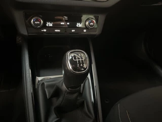 Skoda Kamiq 1.0 TSI 110pk Ambition Parkeersensoren Climate Control DAB+ Cruise Control / 9