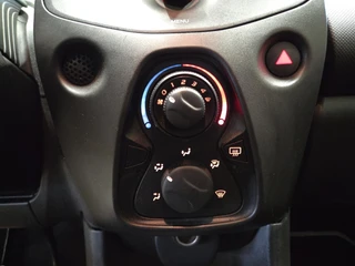 Toyota Aygo 1.0 VVT-i x / 17