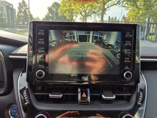 Toyota Corolla 2.0 Hybrid Executive / 19