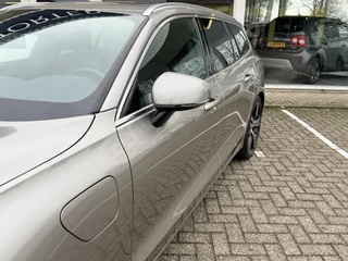 Volvo V60 2.0 T6 Recharge AWD Inscription  | Trekhaak | Pano | LED | Keyless | Adapt. Cruise | Apple/Android | Four C / 18