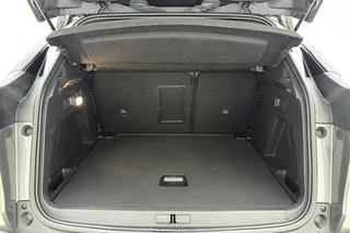 Peugeot 3008 1.2T 130pk GT | Achteruitrijcamera | Parkeersensoren V+A | Cruise & Climate control | Navi | Apple Carplay / Android Auto / 15
