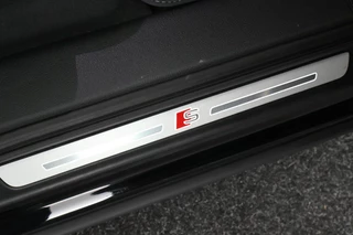 Audi Q7 55 TFSIe 381pk quattro Pro Line S Leder Memory Sluithulp B&O Panoramadak Camera Stoel + Stuurverwarming Luchtvering Navigatie 2x S-Line / 43