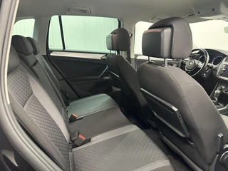 Volkswagen Tiguan 1.4 TSI ACT Comfortline Business CRUISE NAVI DAB LM ECC. / 14