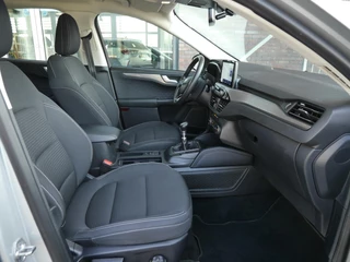 Ford Kuga 2.0 TDCi Titanium | Diesel | Trekhaak | 1900KG trekgewicht | Keyless entry en start | Lichtmetalen velgen | Navigatie | Climate control | Parkeersensoren achter / 14