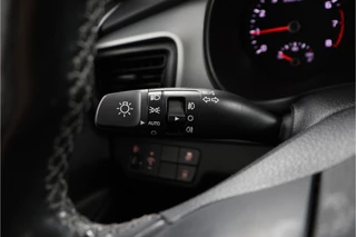 Kia Stonic 1.0 T-GDi DynamicLine  - Trekhaak - Airco - Cruise control - / 22
