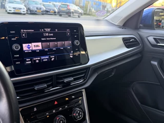 Volkswagen T-Roc 1.0 TSI Life  | LED | Apple Carplay | Adapt. Cruise | DAB+ | PDC v+a incl. Camera / 32