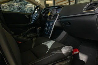 Volvo V40 2.0 T2 Inscription Parkeersensor achter|Bleutooth|Airco / 39