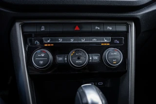 Volkswagen T-Roc 1.5 TSI Sport Autom. | Navi | PDC | Cruise controle | Trekhaak / 15