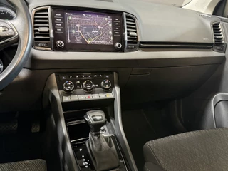 Škoda Karoq 1.5 TSI ACT Business Edition Plus Panoramadak | Camera | Adaptive cruise | Stoelverwarming | Full LED | NL auto | Dealer onderhouden / 13