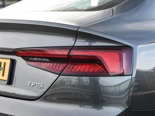 Audi A5 Sportback 1.4 TFSI Sport S-line Edition Virtual Cockpit Ambianceverlichting Stoelverwarming LED Apple CarPlay Android Auto DAB Navigatie 18" / 44