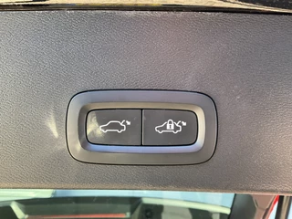 Volvo XC40 1.5 T4 Recharge R-Design Pano Leer H/K Camera Stoel/Stuurverw Led Carplay Plug-in PHEV / 12
