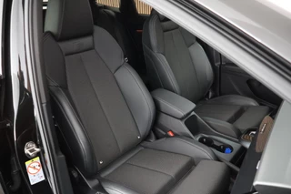 Audi Q4 Sportback e-tron 40 S edition 77 kWh SOH 93% Trekhaak Camera HUD Sonos Panoramadak Stoelverwarming Navigatie S-Line / 2
