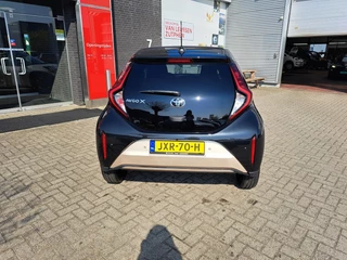 Toyota Aygo X ENVY CABRIO PDC STOELVERWARMING ELEKTRISCH VOUWDAK ZWARTE VELGEN / 8