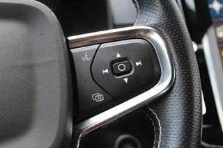 Volvo XC40 2.0 B4 R-Design  | Harman Kardon | Trekhaak | Memory | Adaptieve Cruise | Elektr. Achterklep / 12