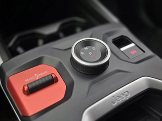 Jeep Compass 1.2 e-Hybrid First Edition | Apple-Android | Schuif-Kanteldak | Massagestoelen / 19