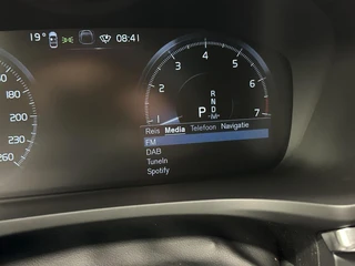 Volvo V60 2.0 B3 Momentum Advantage TREKHAAK CARPLAY NAVI ADAPTIEF CRUISE CAMERA. / 32