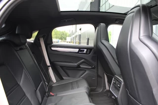 Porsche Cayenne Coupé 3.0 E-Hybrid Platinum Edition  | BOSE | MEMORY | 360 | KEYLESS | ELEK TREKHAAK | DODE HOEK | / 44