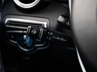 Mercedes-Benz GLC-klasse 250 4MATIC Premium Plus AMG | Panoramadak | Trekhaak | Memory | Camera | Distronic Pro | 20" | Dealeronderhouden / 22