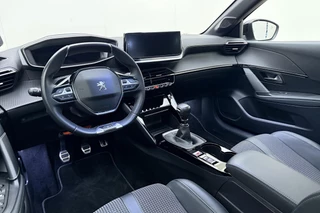 Peugeot 208 1.2T 100pk GT | Afneembare Trekhaak | Achteruitrijcamera | Panoramadak | Cruise control | Airco | Stoelverwarming | Climate control | Interieurverlichting | Stuurbediening | Sportstuurwiel | / 19