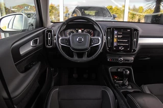 Volvo XC40 1.5 T3 Momentum Pro | 1e eigenaar | NL auto | Inc btw | Cruise control | Climate control | LED | Navigatie | Bluetooth | 18 inch | Trekhaak | Half leer | 163 pk / 11