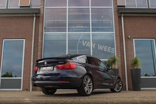 BMW 3-serie Gran Turismo 320i High Executive | Sport Line | NL auto | Keyless entry | Panoramadak | Xenon | HiFi audio | Navigatie Professional | Cruise control | M-sportstuur | PDC / 6