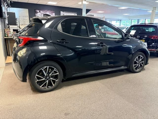 Toyota Yaris 1.5 Hybrid Style / LED / head-up / panoramadak / camera / keyless / 6