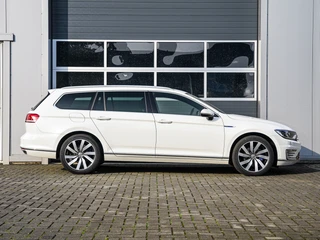 Volkswagen Passat Variant 1.4 TSI GTE Connected Series Camera | Full LED | App-connect | Comfortstoelen | PDC v+a | / 16