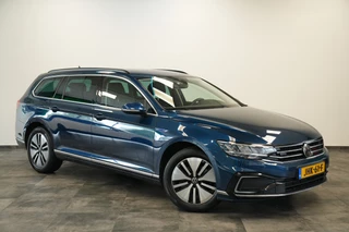 Volkswagen Passat Variant 1.4 TSI PHEV GTE Business  ACC Massage Camera Stoelverwarming 24 Maanden garantie* (Vraag naar de voorwaarden) / 30