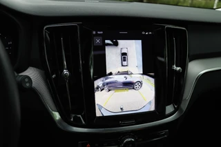 Volvo V60 T8 AWD Plus Dark / 10