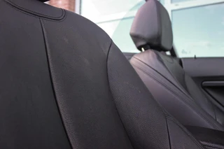 BMW 2-serie Cabrio 220i Sport | Origineel NL | Cruise control | Stoelverwarming | Xenon | Sportstoelen | HiFi audio | Navigatie Professional | Sportstuur | Chrome Line | Keyless entry / 17