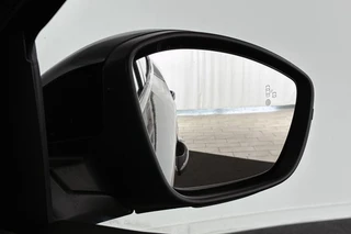 Peugeot 2008 1.2 PureTech GT Pack Stoelverwarming Keyless Achteruitrijcamera / 25