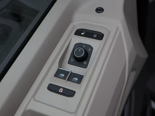 Volkswagen Multivan 1.5 eHybrid 245 Pk L2 Bulli Edition 4Motion | 6-Persoons | Panoramadak | Harman & Kardon | Camera | Trekhaak | 19 Inch | 5.703 Km !! / 22