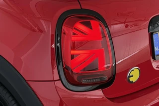 MINI Electric Camden Go Edition 33 kWh SOH 97% Apple CarPlay Achteruitrijcamera Sportstoelen Stoelverwarming / 22