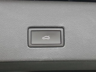 Volkswagen T-Roc 1.5 TSI Sport | Trekhaak | Camera | CarPlay | Stoel-/Stuuverwarming | Adaptive Cruise | / 29