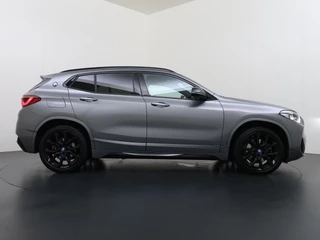 BMW X2 xDrive25e M SPORT Business Edition Plus  BOMVOL | PHEV| PANO| NAP| STOEL + STUURVERWARMING| COMFORT ACCESS| ELEK. ACHTERKLEP| AFNEEMBARE TREKHAAK| HUD| ACHTERUITRIJCAMERA| APPLE CARPLAY / 10