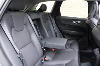 Volvo XC60 2.0 T8 Plug-in hybrid AWD Ultra Dark  | Head-Up | Panoramadak | Leder | H&K | BLIS / 32