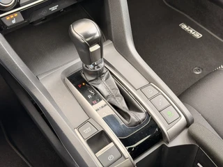 Honda Civic 1.0 i-VTEC Aut. Pano Trekh. Camera CarPlay ACC LED Navi / 31