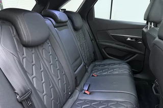 Peugeot 3008 1.2 PureTech GT Line | Panoramadak | Achteruitrijcamera | Elektrische achterklep | Parkeersensoren | Focal-audio systeem | Memory seats | Elektrisch verstelbare stoelen | Stuurbediening | Cruise control / 18